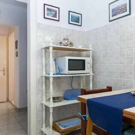 Plavi Zal - One Bedroom With Two Terraces شقة